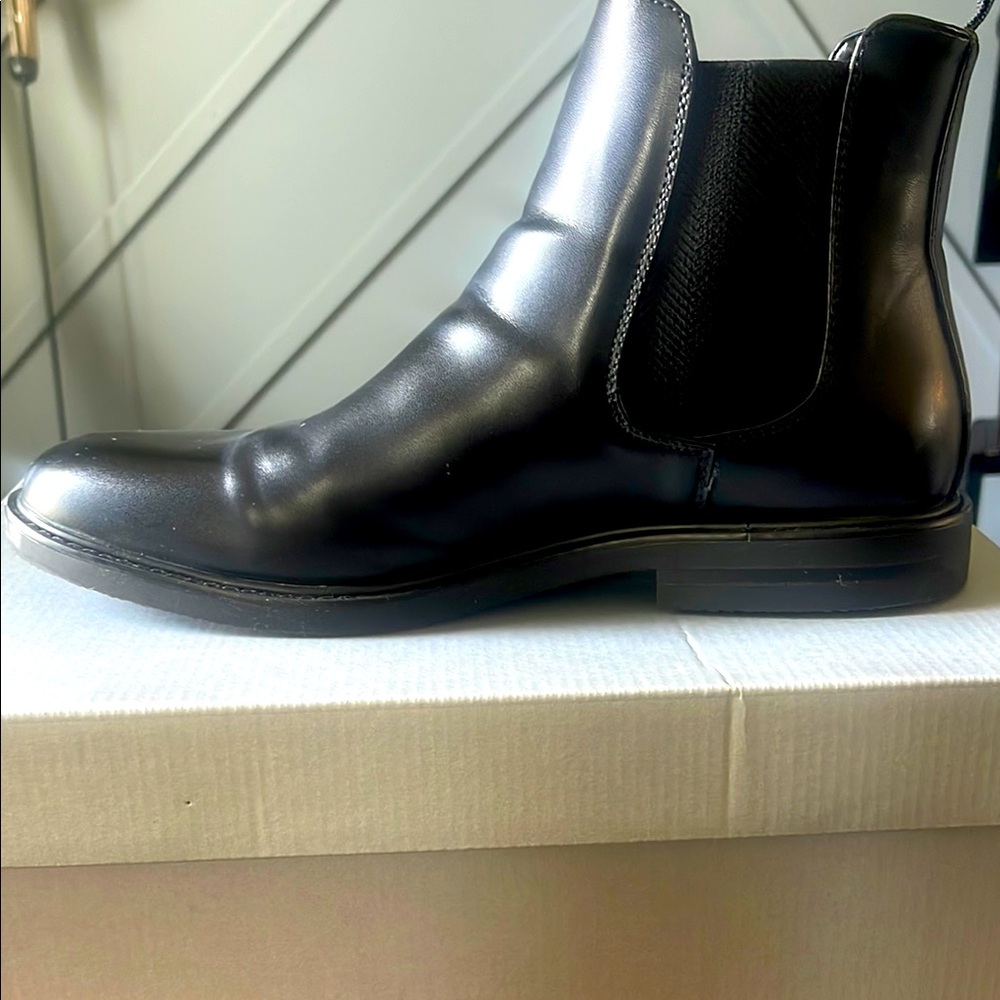 Men's Black Leather Chelsea Boots